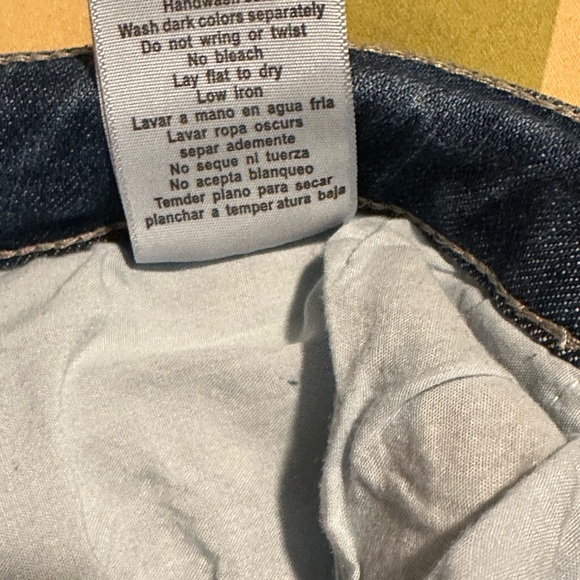 Judy Blue Distressed Jeans - Picture 7 of 8